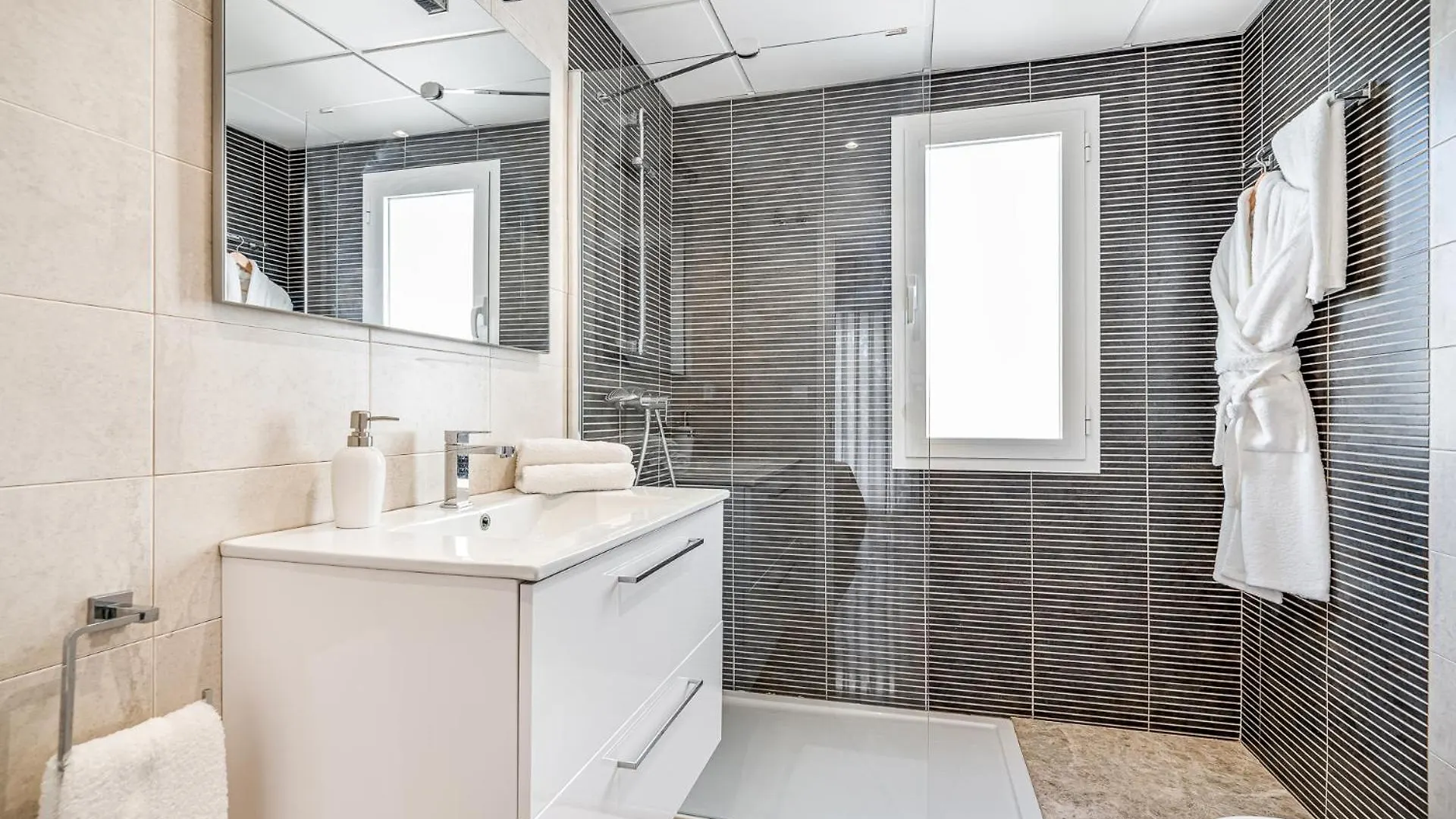 New Cozy Three Bedrooms Duplex In Los Naranjos 마르베야 펜션